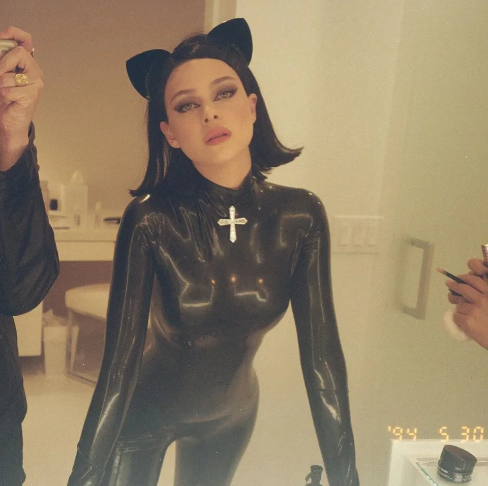 Dâu cả nhà Beckham dành cả thanh xuân để trở thành bản nhái của Victoria dù mâu thuẫn mẹ chồng - nàng dâu luôn căng thẳng- Ảnh 2.