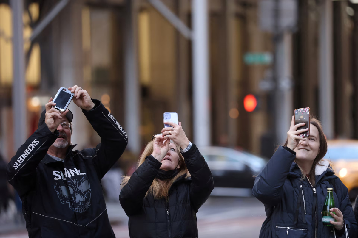 Những rủi ro thường gặp khi sử dụng smartphone - Ảnh 2.