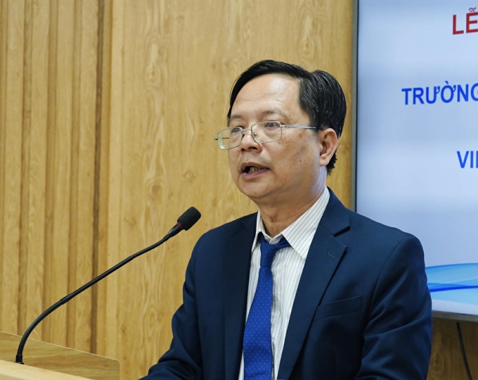 GS.TSKH Vũ Hoàng Linh chia sẻ về chương trình, sáng 5/3. Ảnh: Dương Tâm