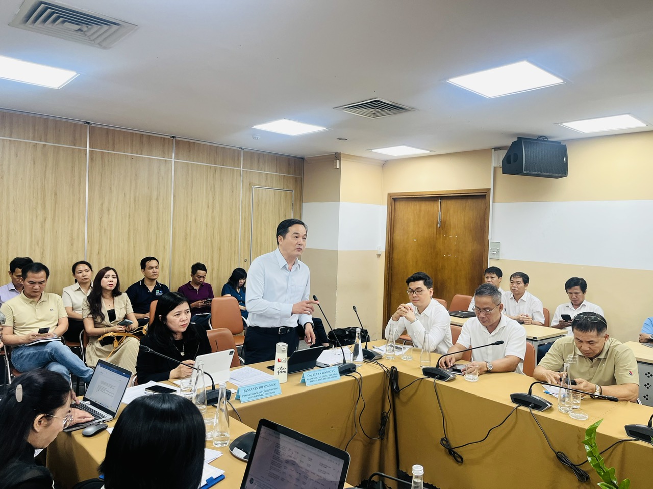 Sở Công thương TP.HCM họp khẩn với doanh nghiệp xăng dầu, khí, điện- Ảnh 2.