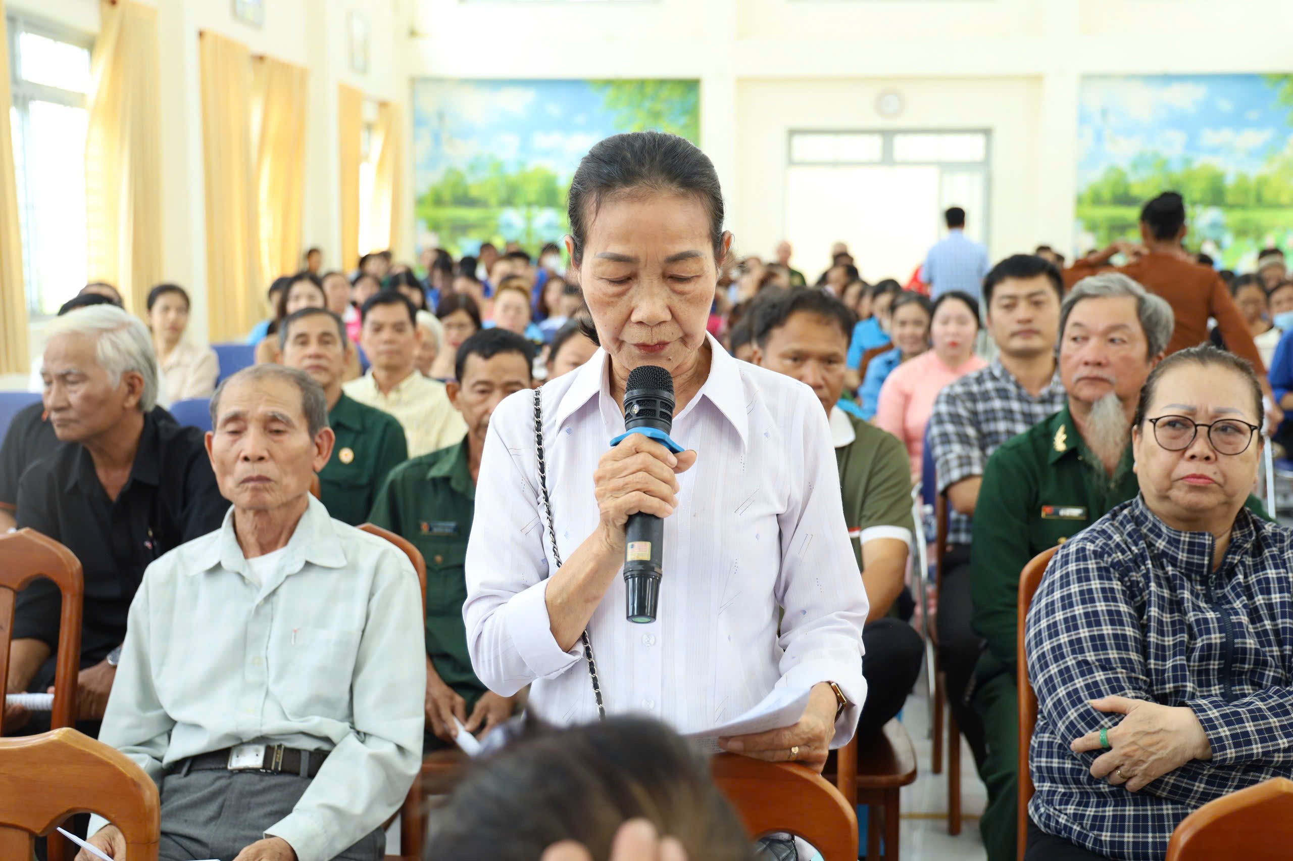 Cử tri xã Hưng Long kiến nghị nhiều vấn đề nhằm thúc đẩy phát triển kinh tế địa phương - Ảnh 3.