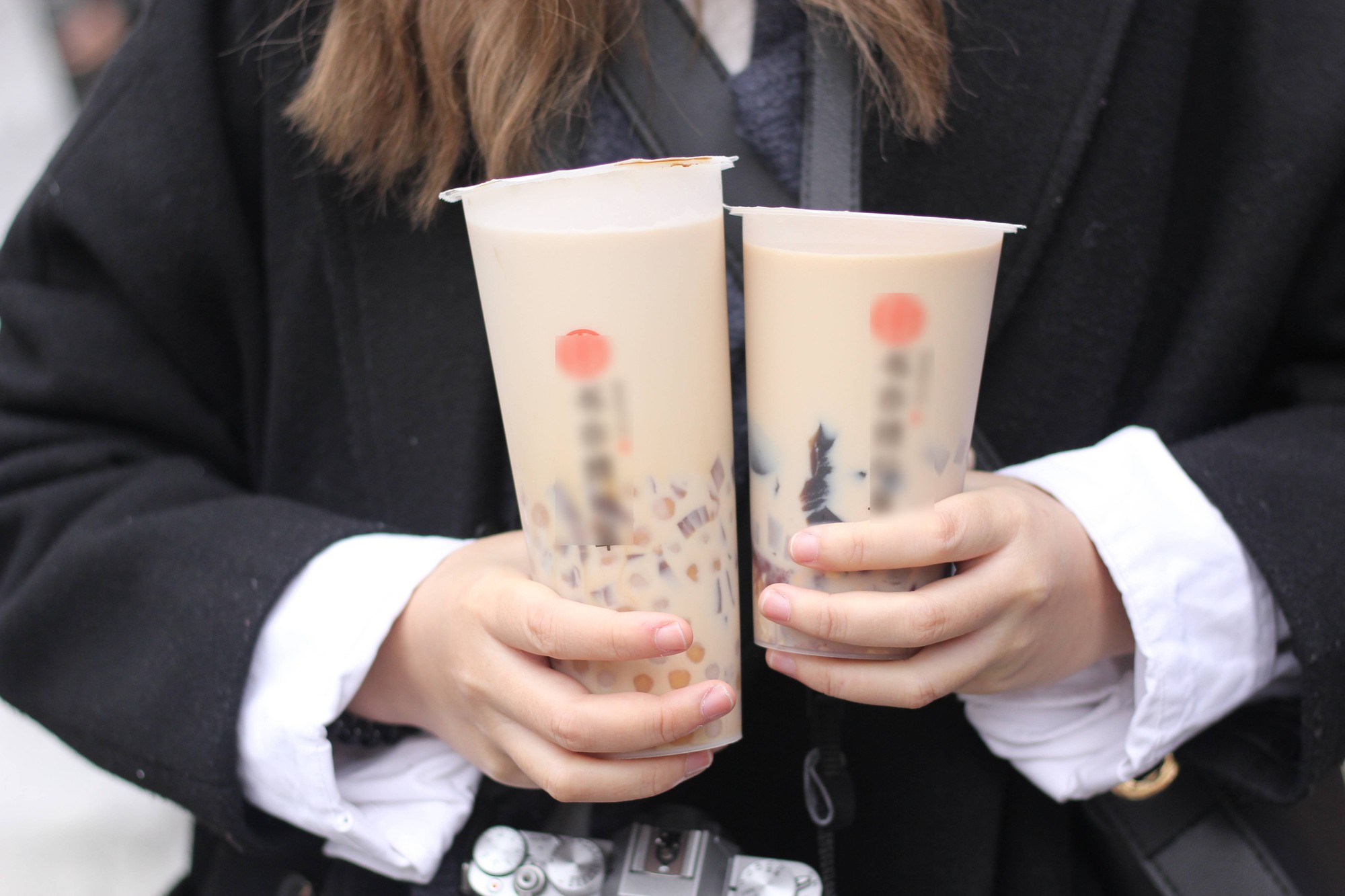 Khách Việt sững người khi lần đầu thử trà sữa ở Trung Quốc: 