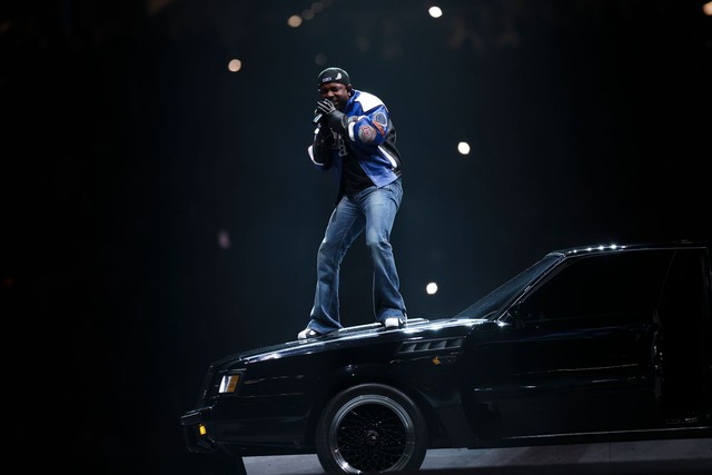 5 kiểu quần đàn ông sẽ mặc khắp nơi trong năm 2026- Ảnh 2.