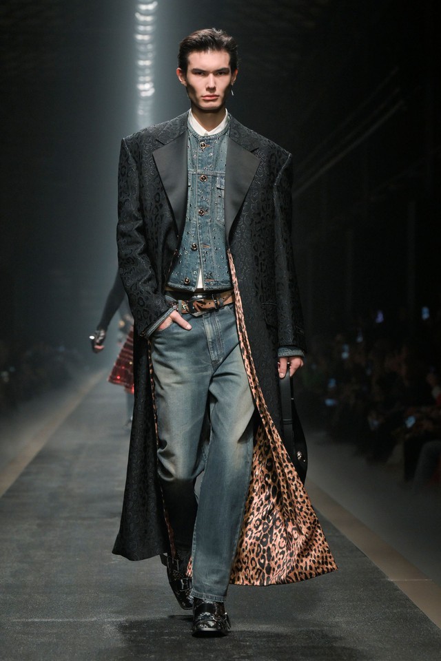 5 kiểu quần đàn ông sẽ mặc khắp nơi trong năm 2026- Ảnh 4.