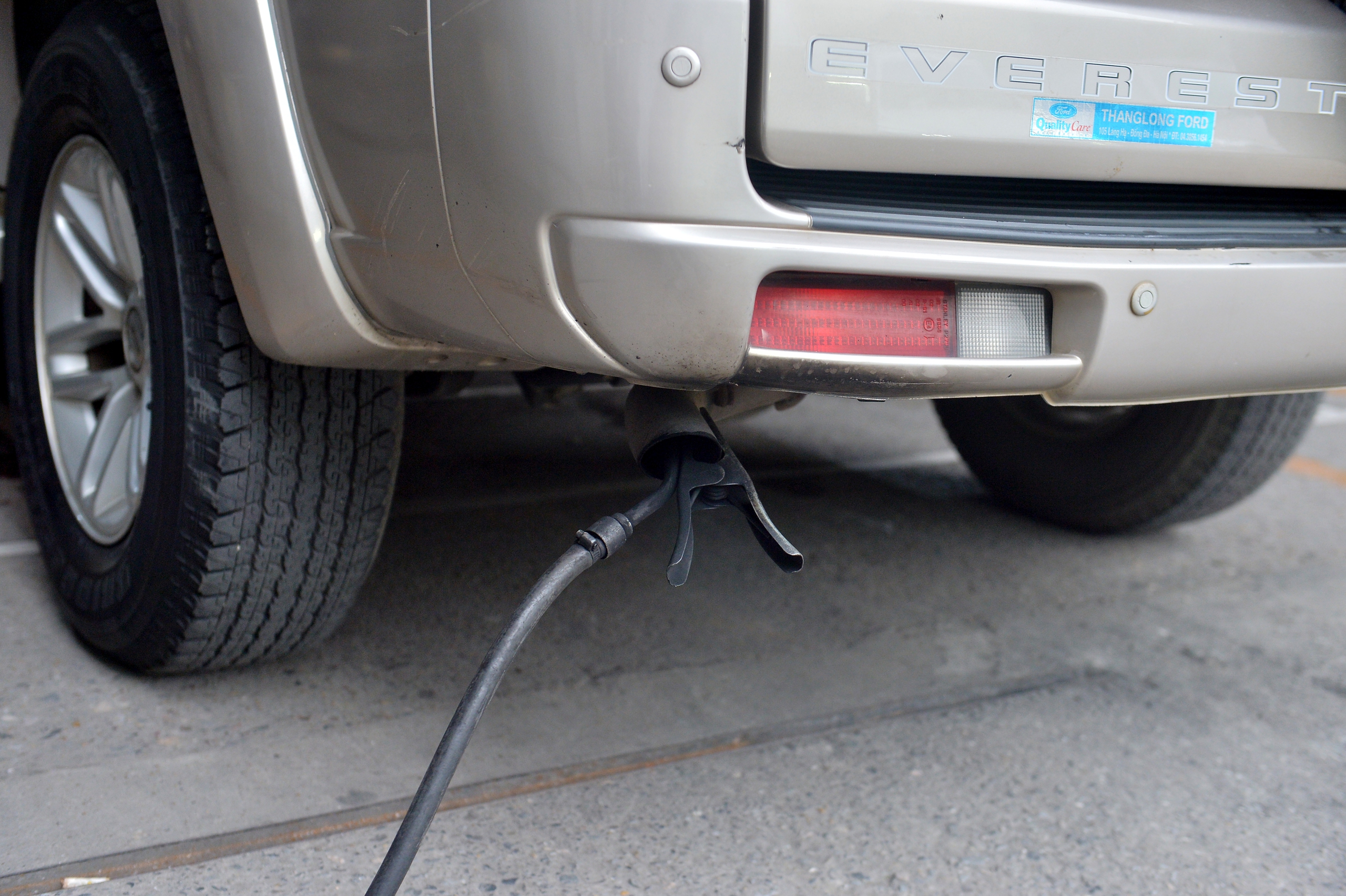 Đo khí thải 'đạp lút chân ga': Ký cam kết vẫn có thể bị từ chối kiểm định- Ảnh 2.