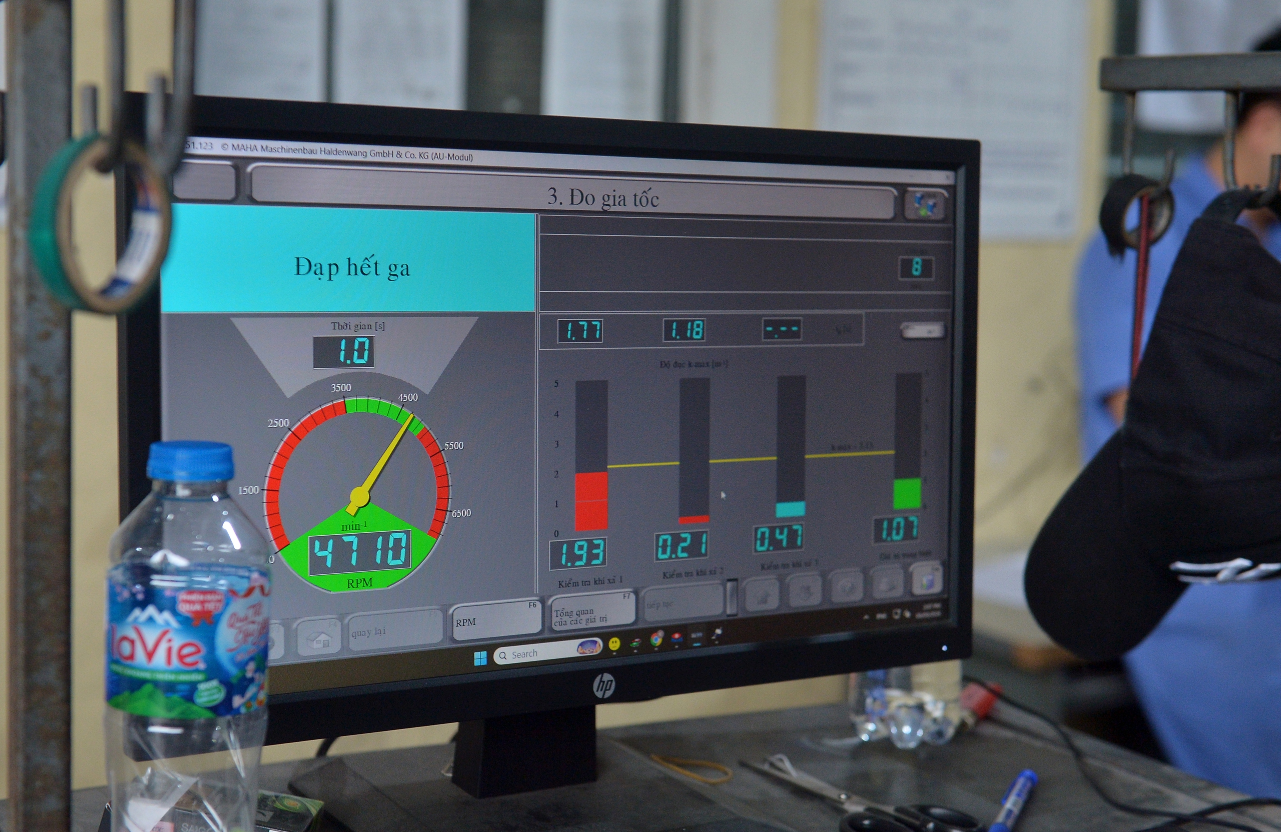 Đo khí thải 'đạp lút chân ga': Ký cam kết vẫn có thể bị từ chối kiểm định- Ảnh 4.