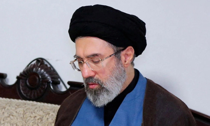 Mojtaba Khamenei thăm văn phòng Hezbollah tại Tehran, Iran hồi tháng 10/2024. Ảnh: Reuters
