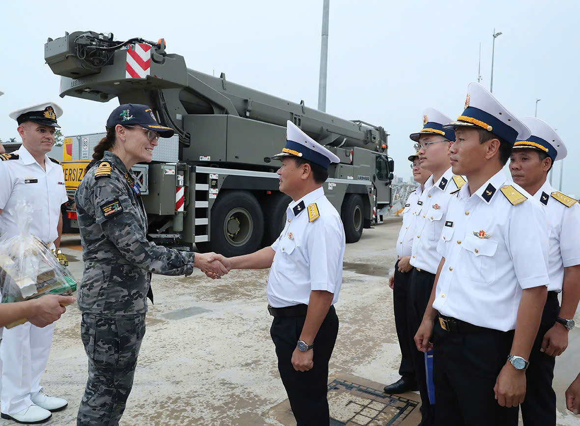 Tàu hộ vệ tên lửa 016 - Quang Trung cập cảng Úc tham gia Lễ duyệt binh 2026 - Ảnh 3.