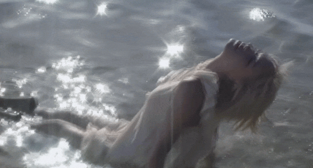 Châu Bùi chính thức cầm mic đi hát: Có Binz yểm trợ nhưng vẫn nhạt, bù lại visual 