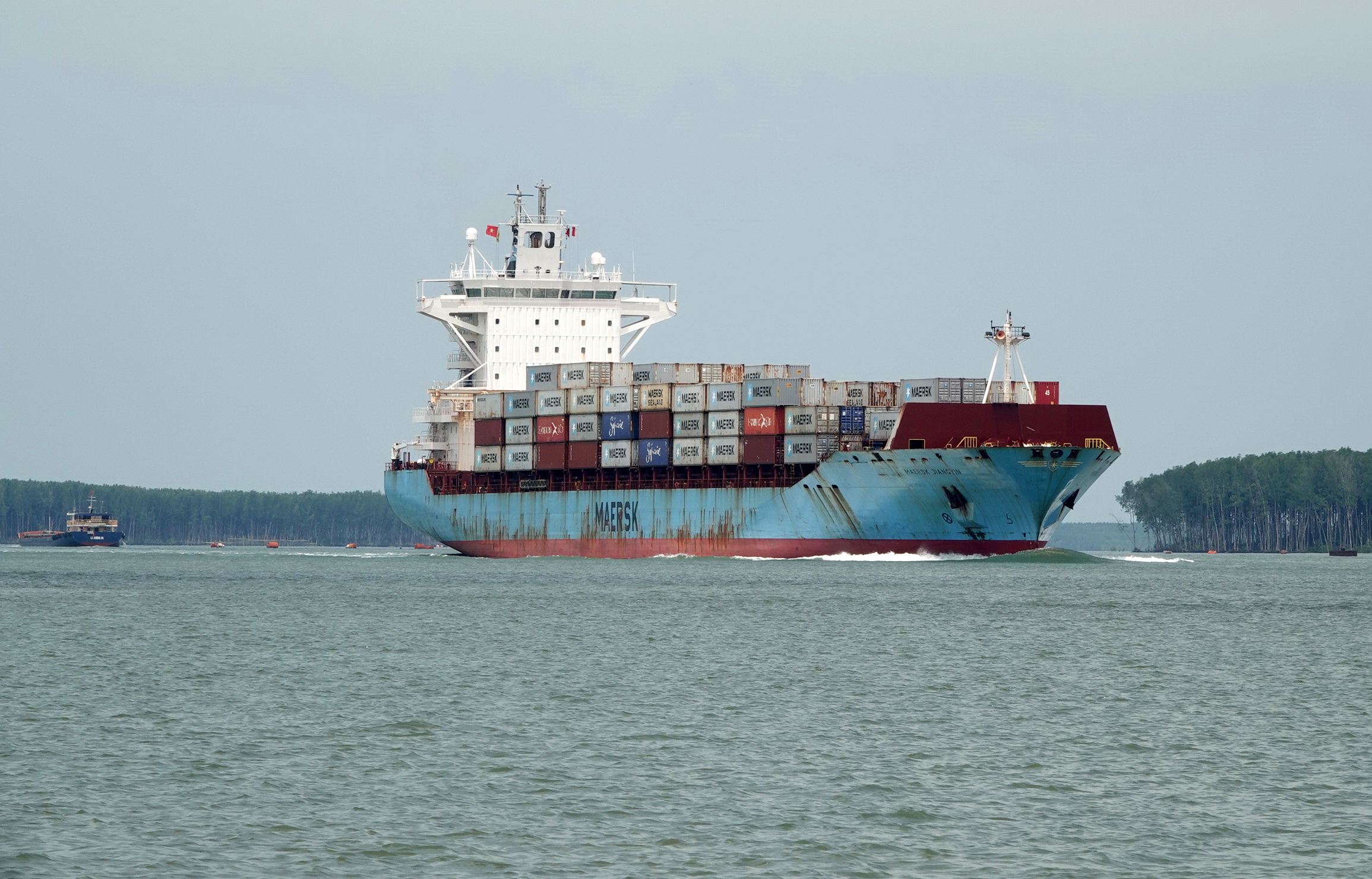 Xuất khẩu xoay xở với giá dầu tăng - Ảnh 2.