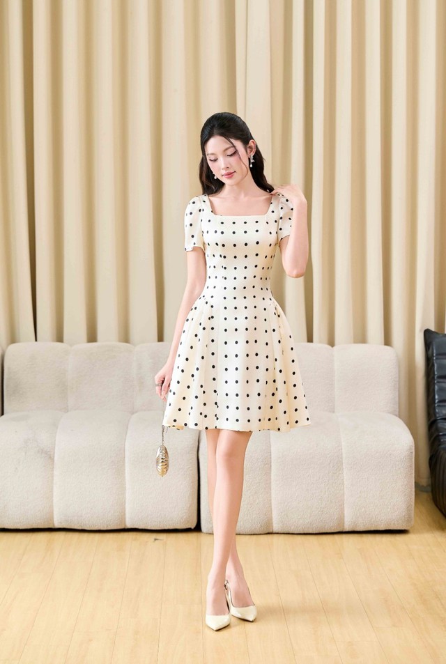 Rạng rỡ với váy họa tiết chấm bi cho những ngày giao mùa - Ảnh 3.