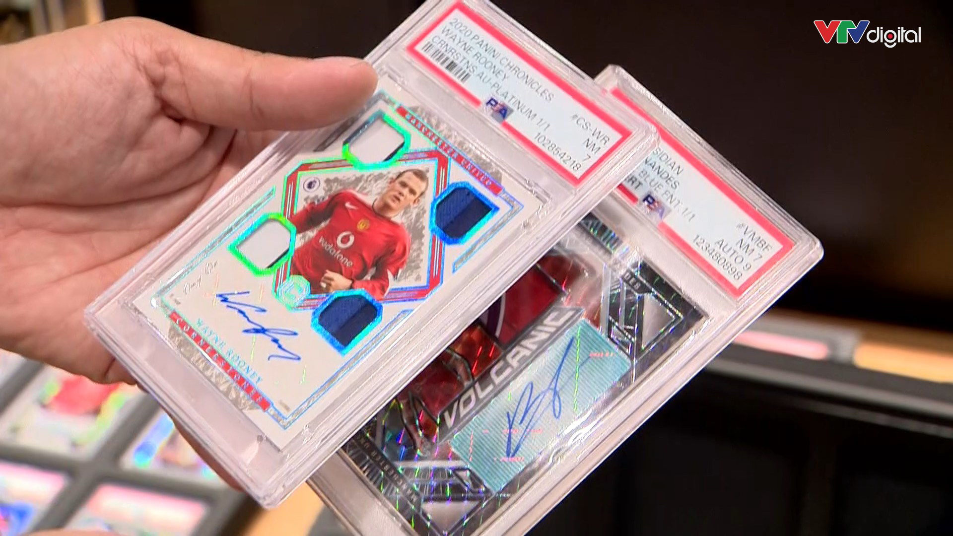 Một “kho báu” bên trong trụ sở Xôi Lạc TV được lồng khung, đóng kính cẩn thận- Ảnh 5.