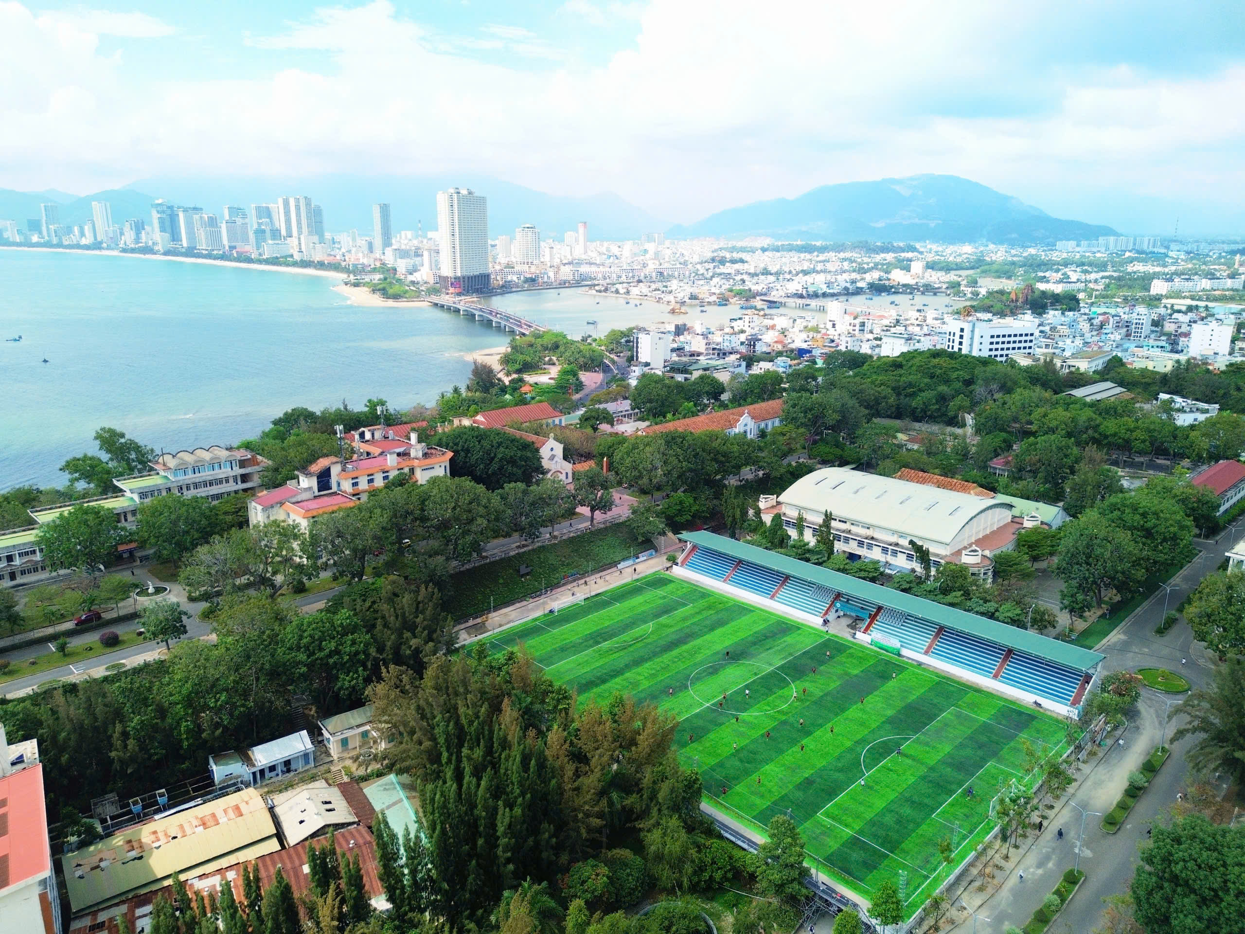 Trường ĐH Nha Trang khánh thành SVĐ, xuất quân dự VCK TNSV THACO cup 2026- Ảnh 6.