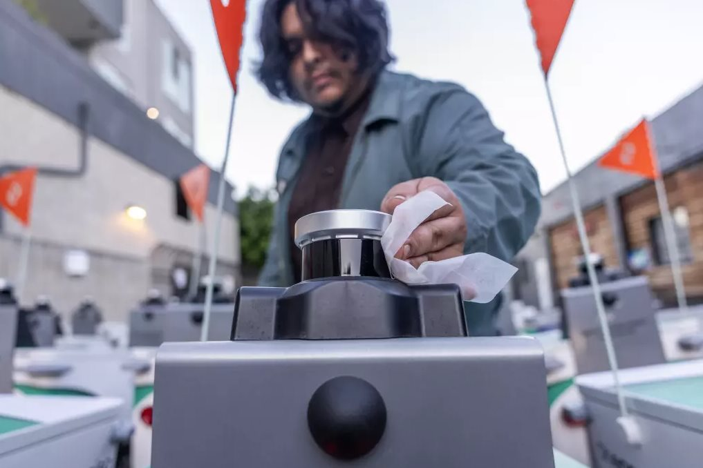 Bị AI cướp việc, tài xế công nghệ chuyển sang làm nghề 'chăn dắt robot' với mức lương 1,4 tỷ đồng- Ảnh 3.