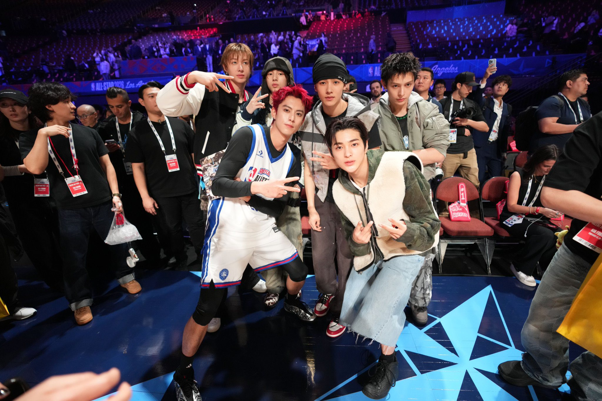 Hội mỹ nam hot nhất hiện tại diễn ở Nhà Xanh: Nhạc hay đẹp đều cả nhóm, 10 triệu fan chỉ là chuyện nhỏ- Ảnh 5.