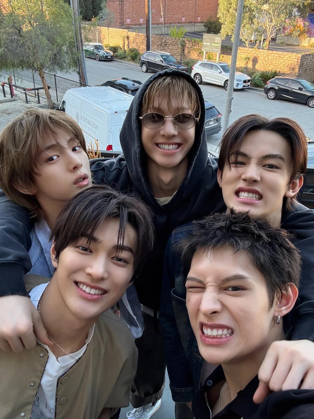 Hội mỹ nam hot nhất hiện tại diễn ở Nhà Xanh: Nhạc hay đẹp đều cả nhóm, 10 triệu fan chỉ là chuyện nhỏ- Ảnh 7.