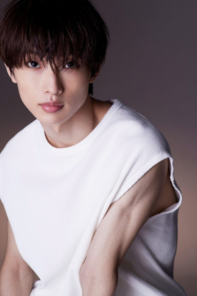 Nam diễn viên gen Z đẹp nức tiếng kết hôn đột ngột với đại mỹ nhân hơn 10 tuổi, làm 