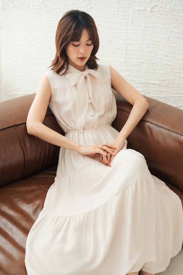 Trang phục vải lụa, tơ voan mềm mát được cô nàng hiện đại ưu ái - Ảnh 2.