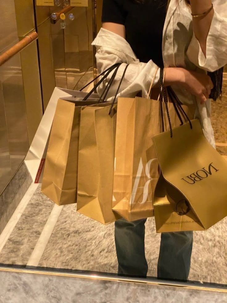 Một câu nói rất “khó chịu” của bố mẹ lại là bài học cứu lấy ví tiền của bạn- Ảnh 2.