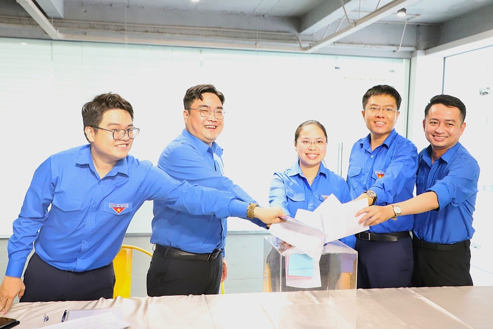 Nữ cán bộ Đoàn 9X ứng cử đại biểu Quốc hội cùng đơn vị Bí thư TPHCM - 3