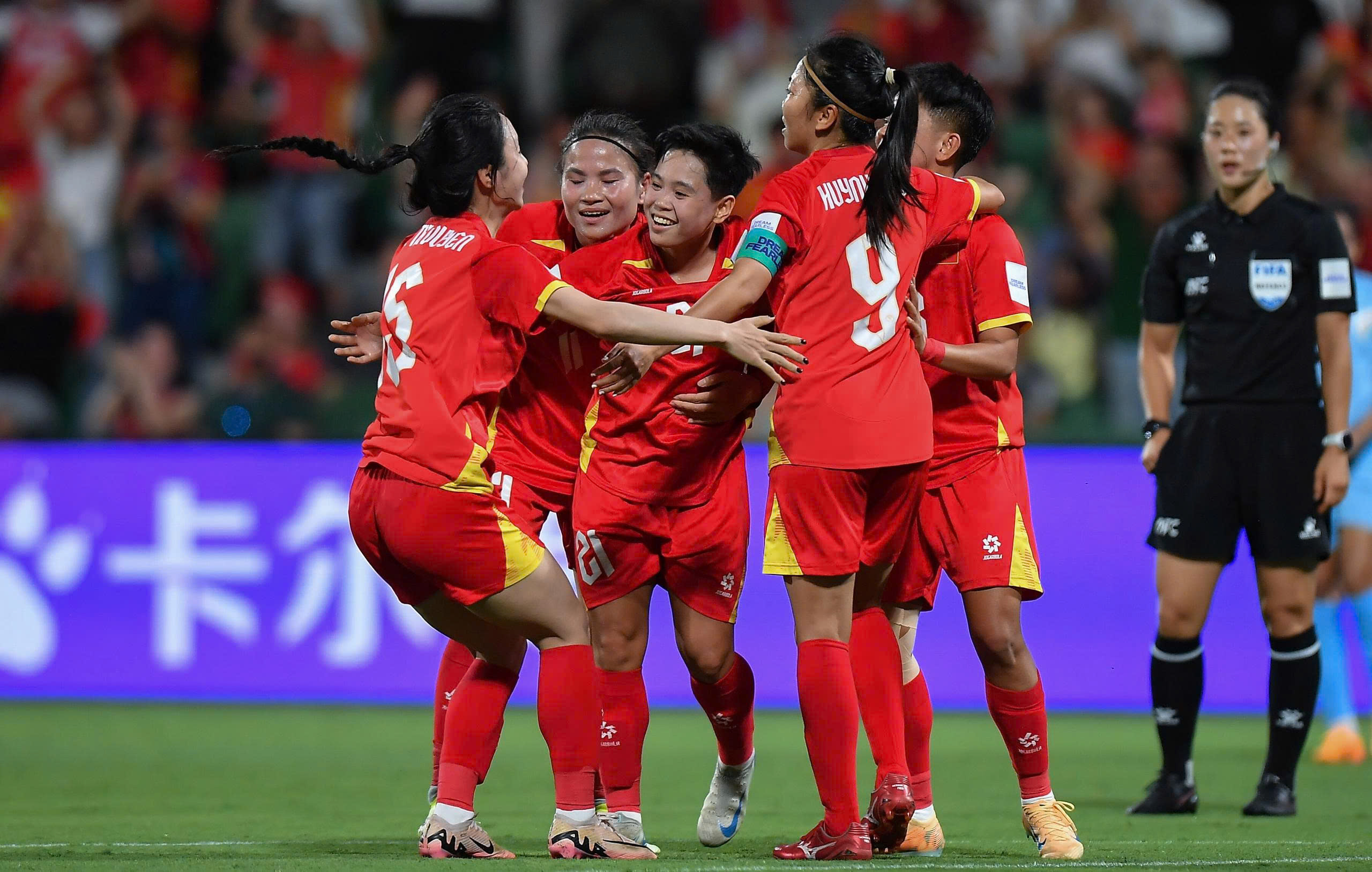 Tuyển nữ Việt Nam rộng cửa vào tứ kết - Ảnh 3.