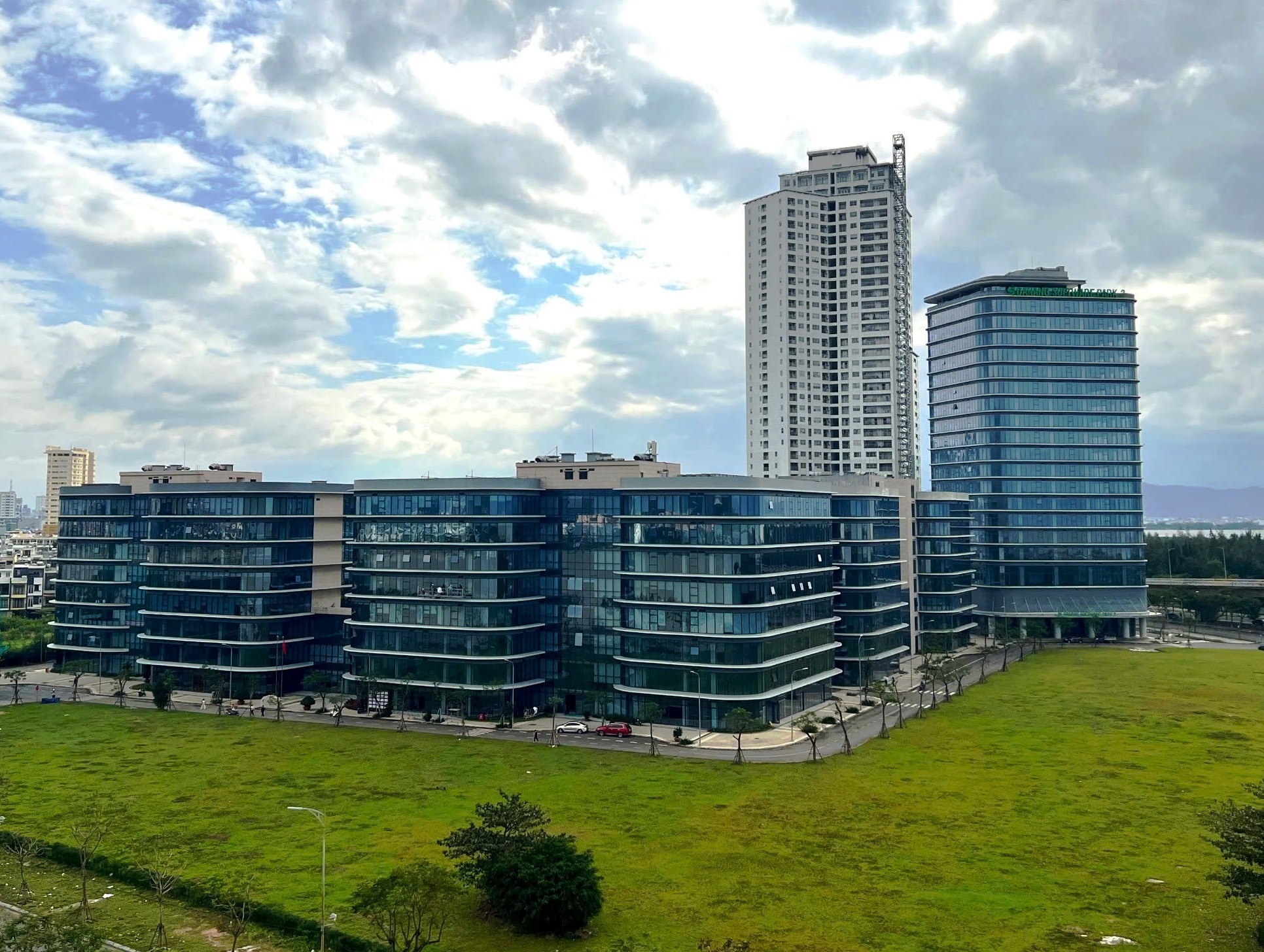 Thủ tướng yêu cầu Đà Nẵng tăng tốc triển khai Trung tâm tài chính quốc tế - Ảnh 2.