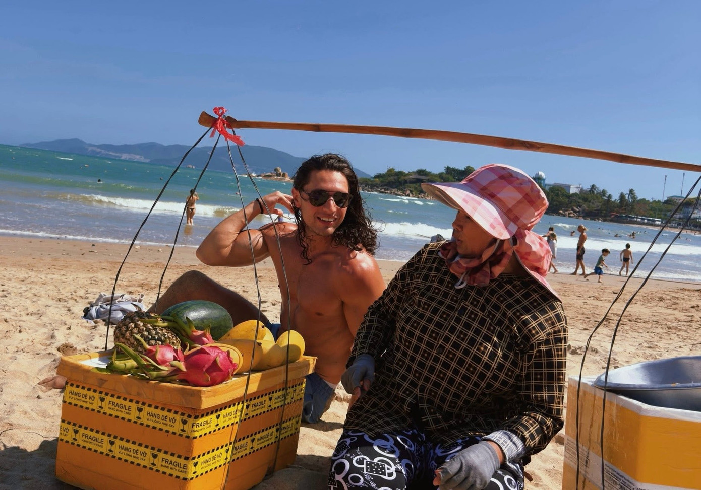 Người bán hàng rong ở Nha Trang gây sốt toàn cầu- Ảnh 1.