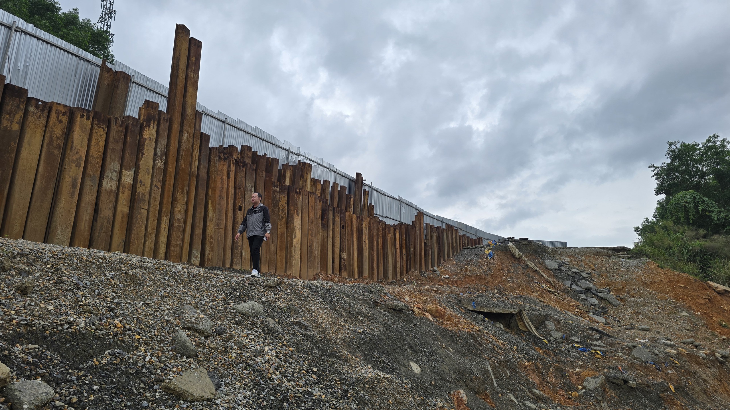 Sạt trượt cao tốc La Sơn – hòa Liên có thể ảnh hưởng tiến độ đến cuối 2026 - Ảnh 5.