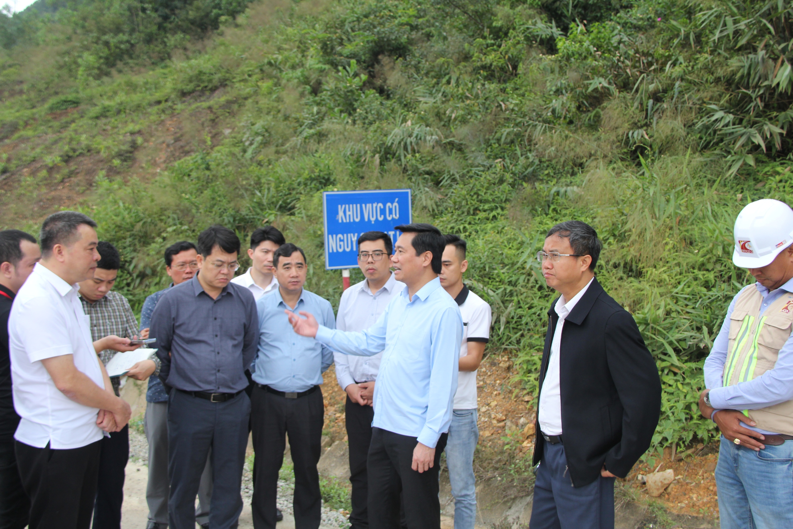 Sạt trượt cao tốc La Sơn – hòa Liên có thể ảnh hưởng tiến độ đến cuối 2026 - Ảnh 7.