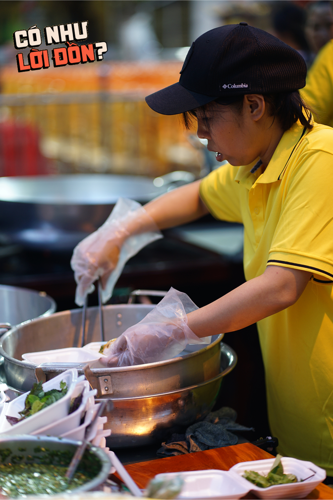 Chờ chực 20 phút săn miếng tàu hũ may mắn giá 30k, mỗi năm chỉ bán một ngày ở TP.HCM- Ảnh 3.