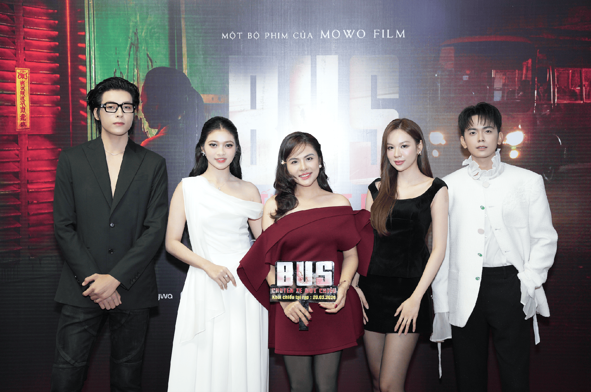 Ai đứng cạnh mỹ nam Vbiz này cũng thành tàng hình hết: Visual rửa mắt cực mạnh, ngắm đến đơ cả người- Ảnh 2.