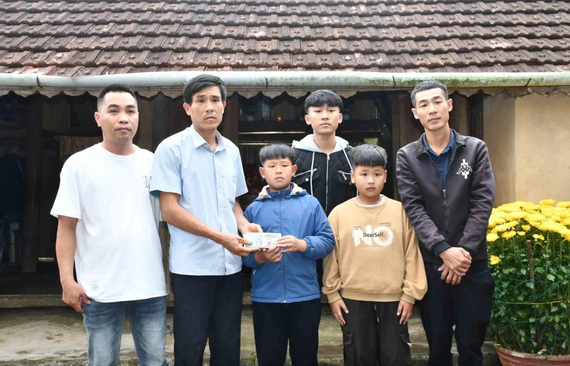 Chuyện gia đình 'người hùng' trên sông Gianh - Ảnh 2.