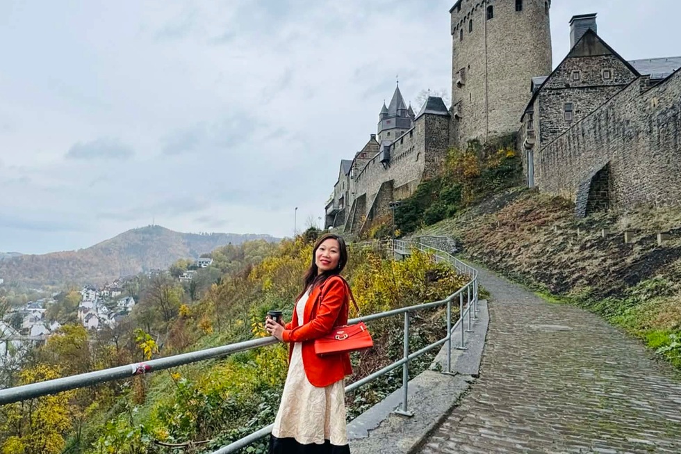 Vé máy bay đi châu Âu trên 100 triệu, khách Việt lao đao đổi lịch trình - 3