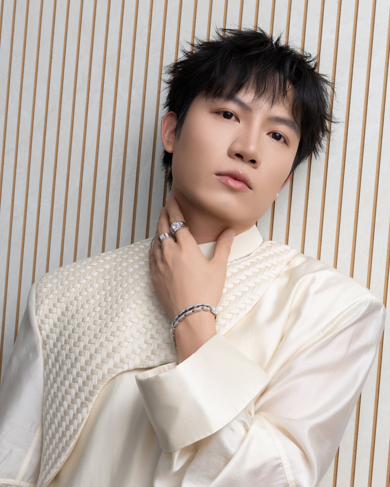 Nam ca sĩ được gặp mặt ban lãnh đạo TP.HCM: Biết sáng tác nhạc về Đảng - Bác Hồ, về quê chơi Tết cũng viral trang Thông tin Chính phủ- Ảnh 4.