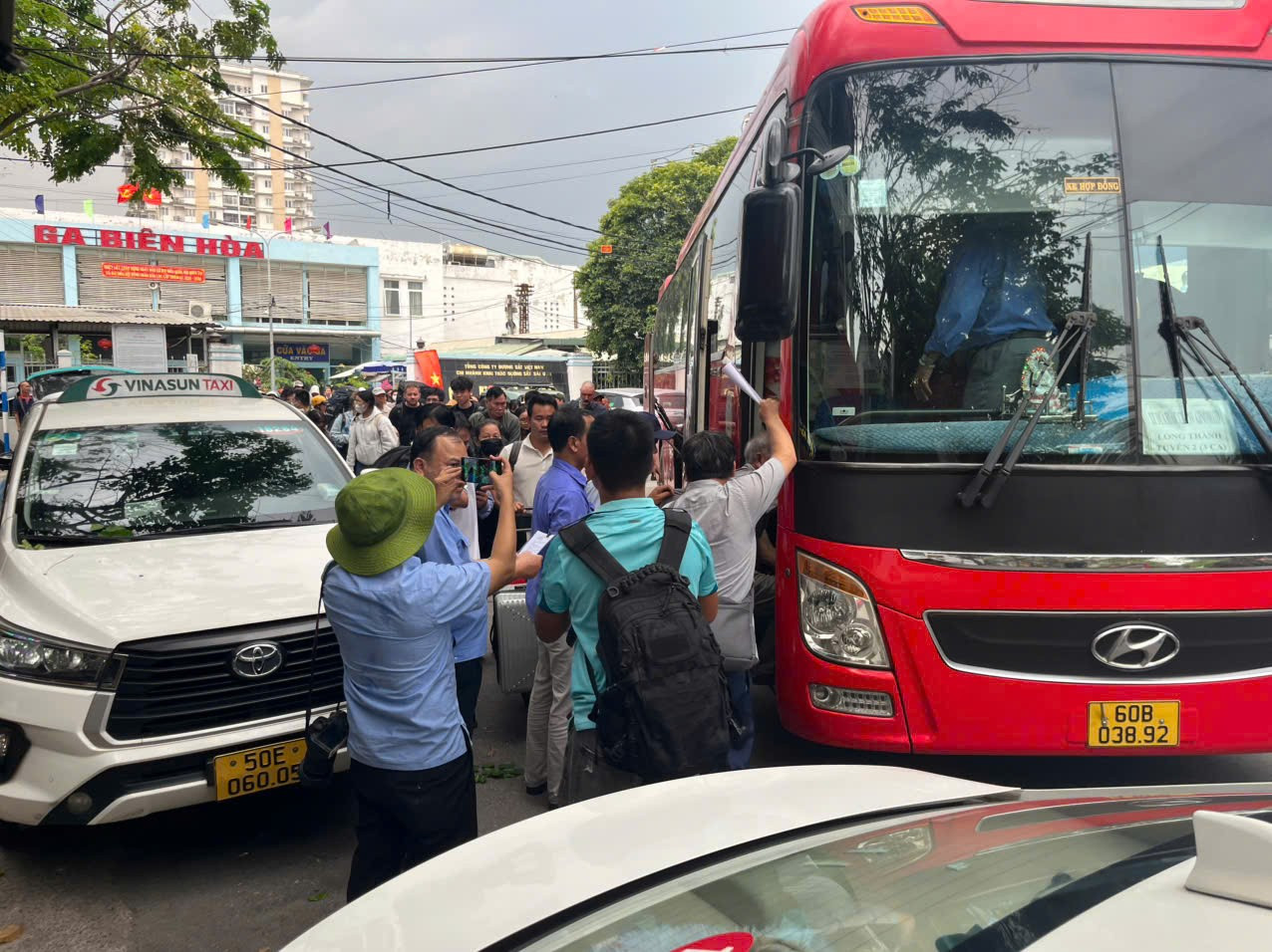 Thông tin mới vụ sà lan đâm cầu Ghềnh, đường sắt qua Đồng Nai tê liệt- Ảnh 2.