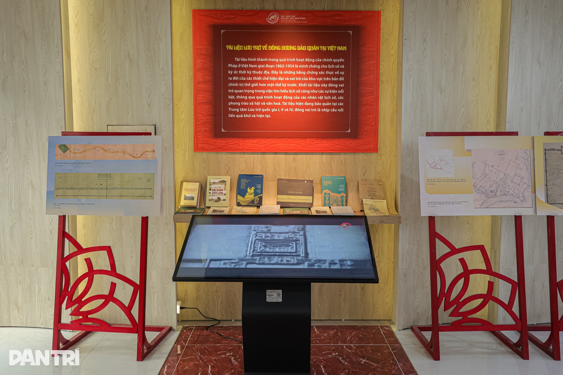 Cận cảnh Mộc bản triều Nguyễn đặc biệt quý hiếm được trưng bày tại Hà Nội - 9