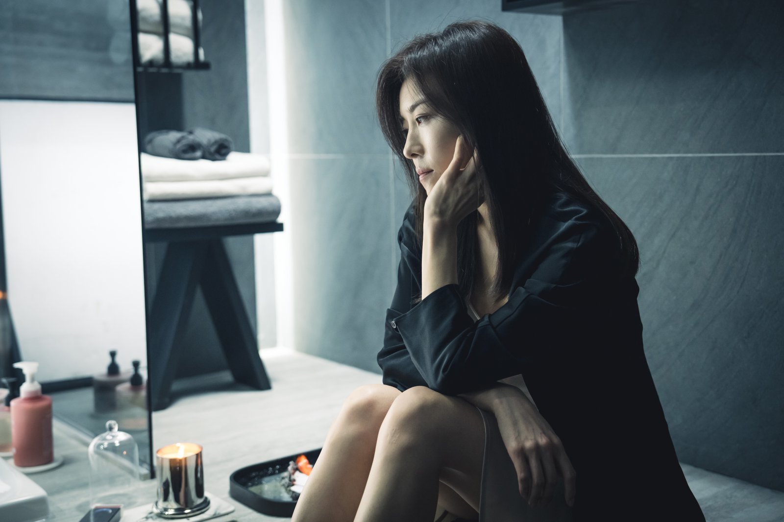 Trên đời không có ai U50 vẫn trẻ dã man thế này đâu: Nhìn mặt như mới 18, sắc đẹp vĩnh cửu là có thật- Ảnh 4.