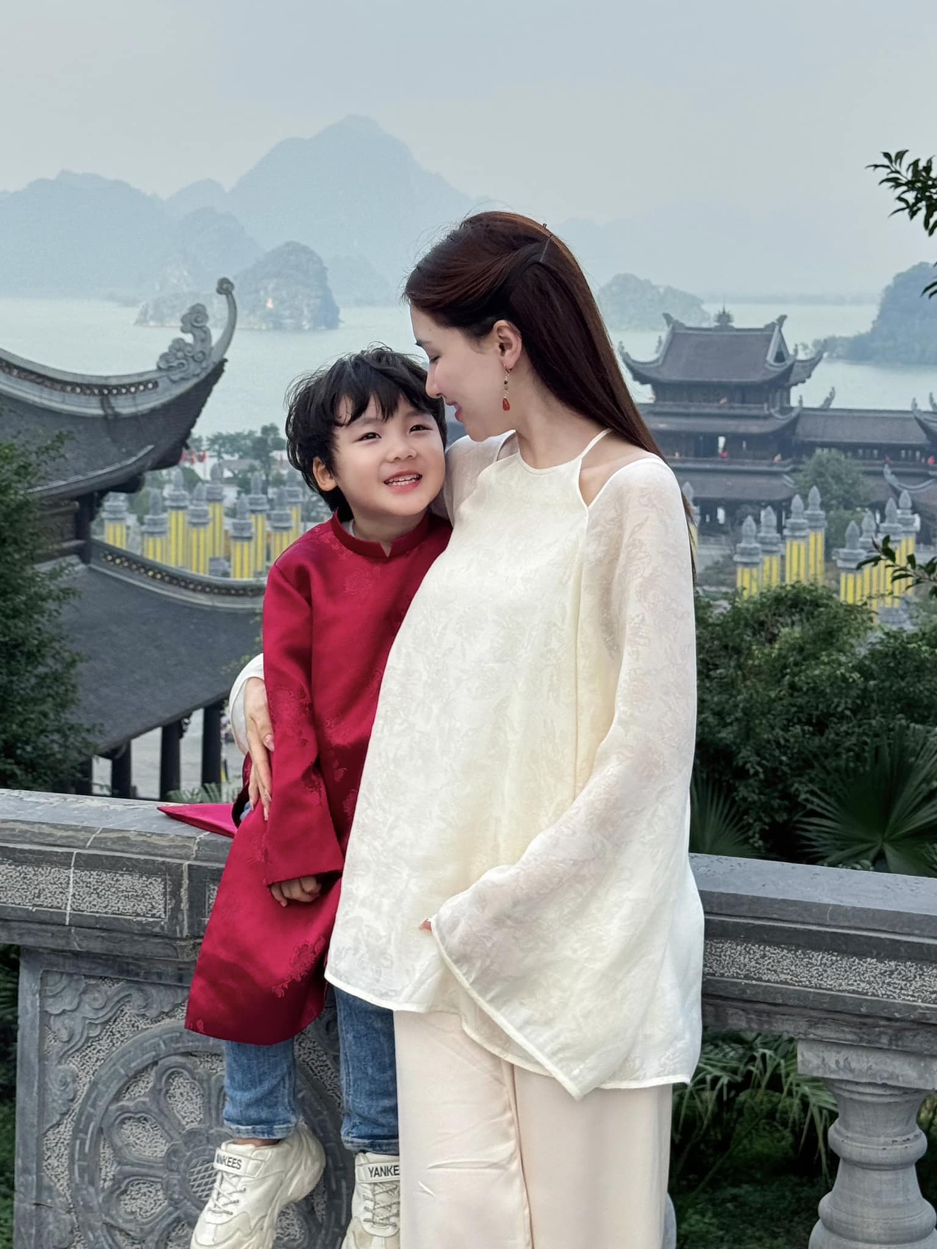 Hòa Minzy trước tin đồn yêu quân nhân: Mẹ đơn thân, chưa từng mặc váy cưới - 4