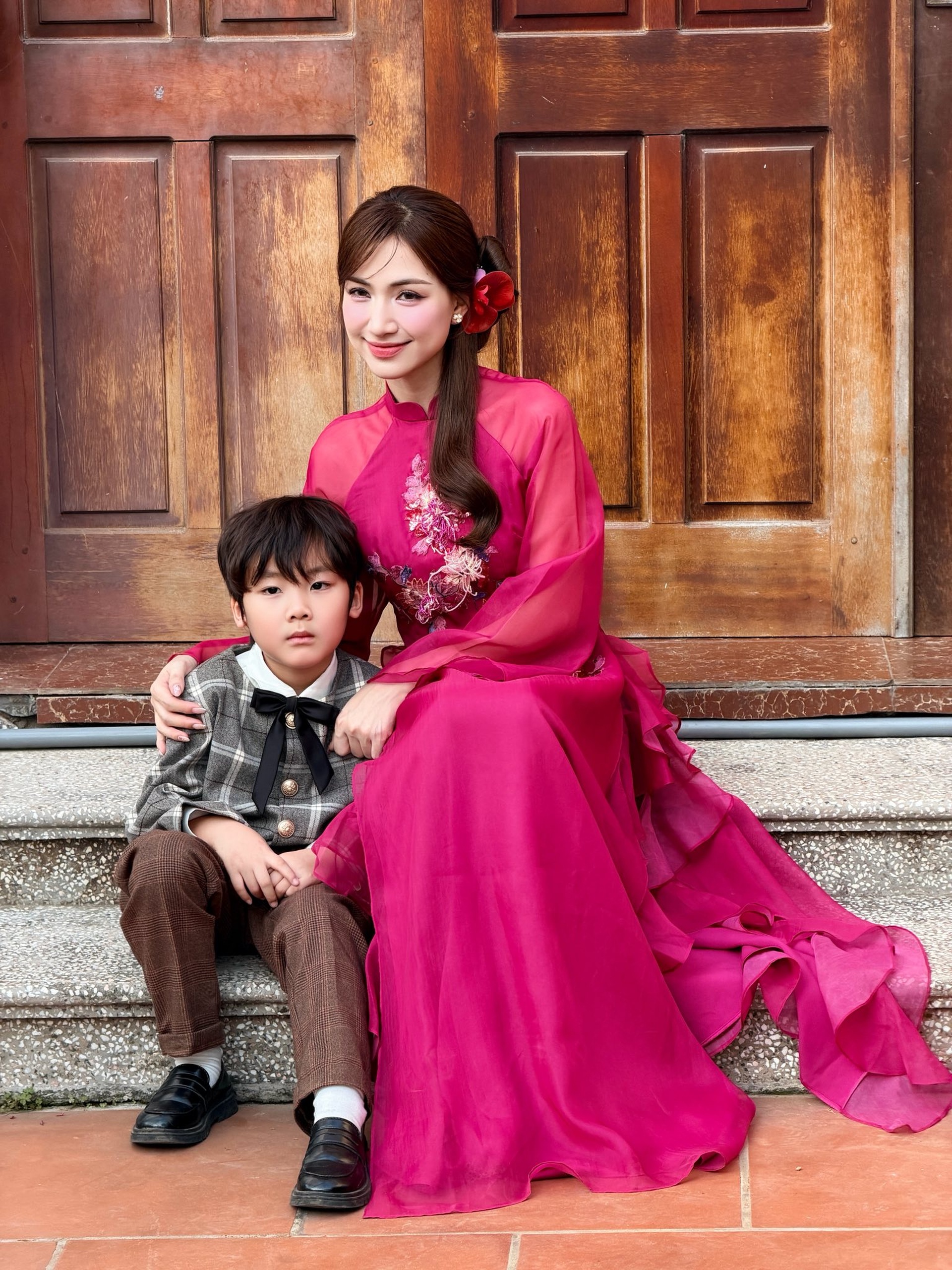 Hòa Minzy trước tin đồn yêu quân nhân: Mẹ đơn thân, chưa từng mặc váy cưới - 5