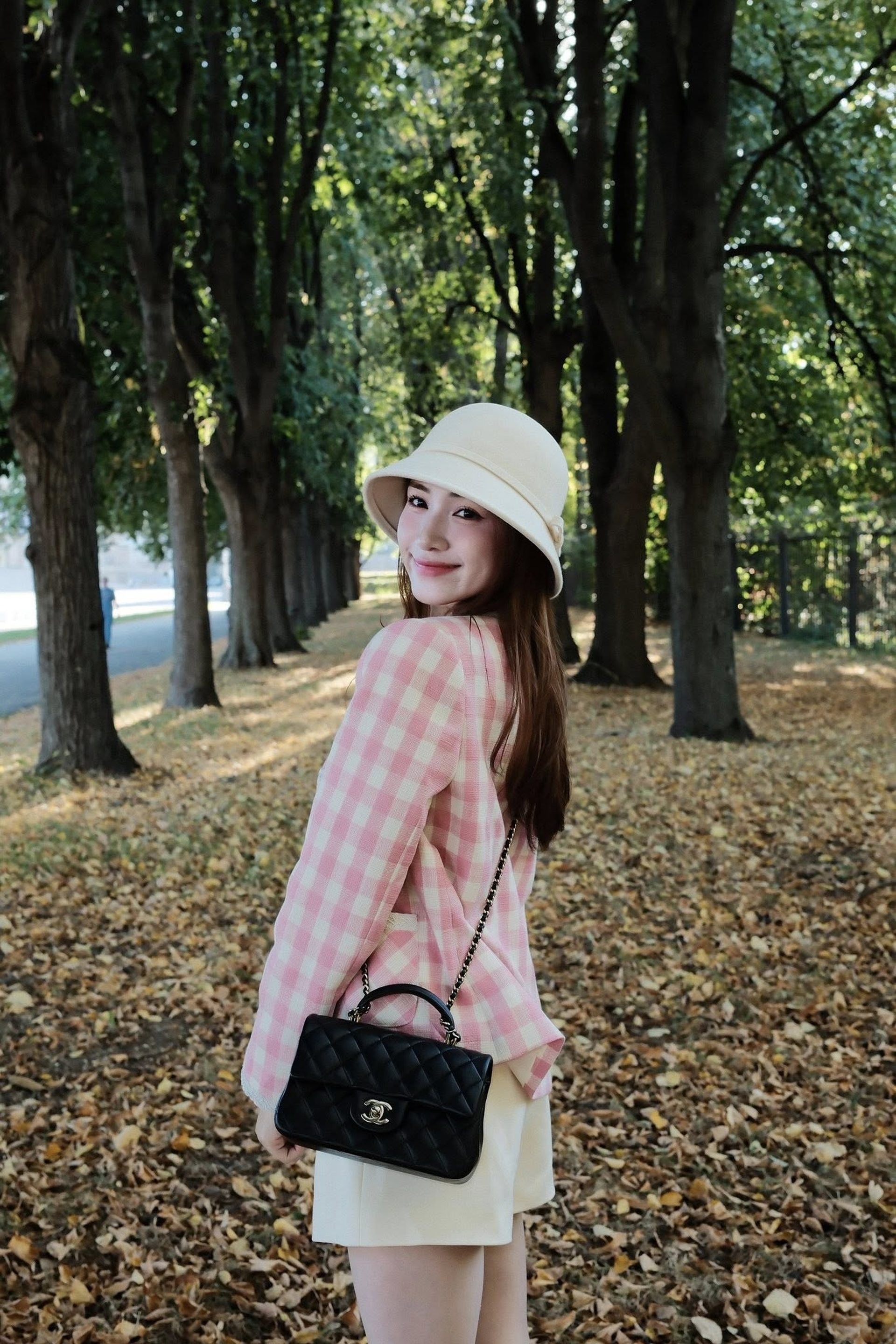 Hòa Minzy trước tin đồn yêu quân nhân: Mẹ đơn thân, chưa từng mặc váy cưới - 6