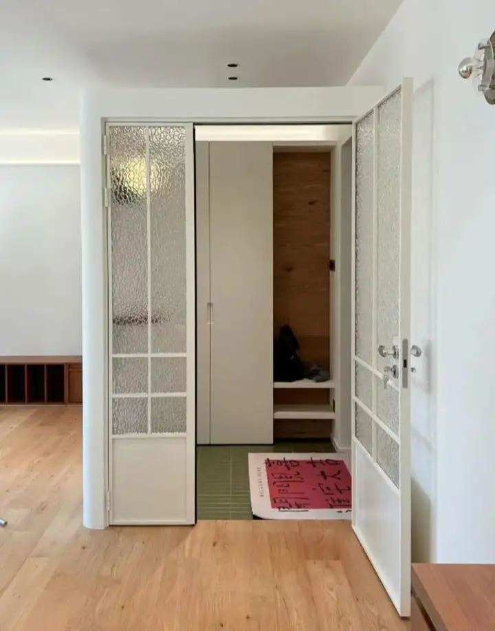 Hàng xóm để giày dép bốc mùi trước cửa: Nên làm gì để không “chiến tranh hành lang” mà vẫn giữ nhà sạch sẽ?- Ảnh 5.