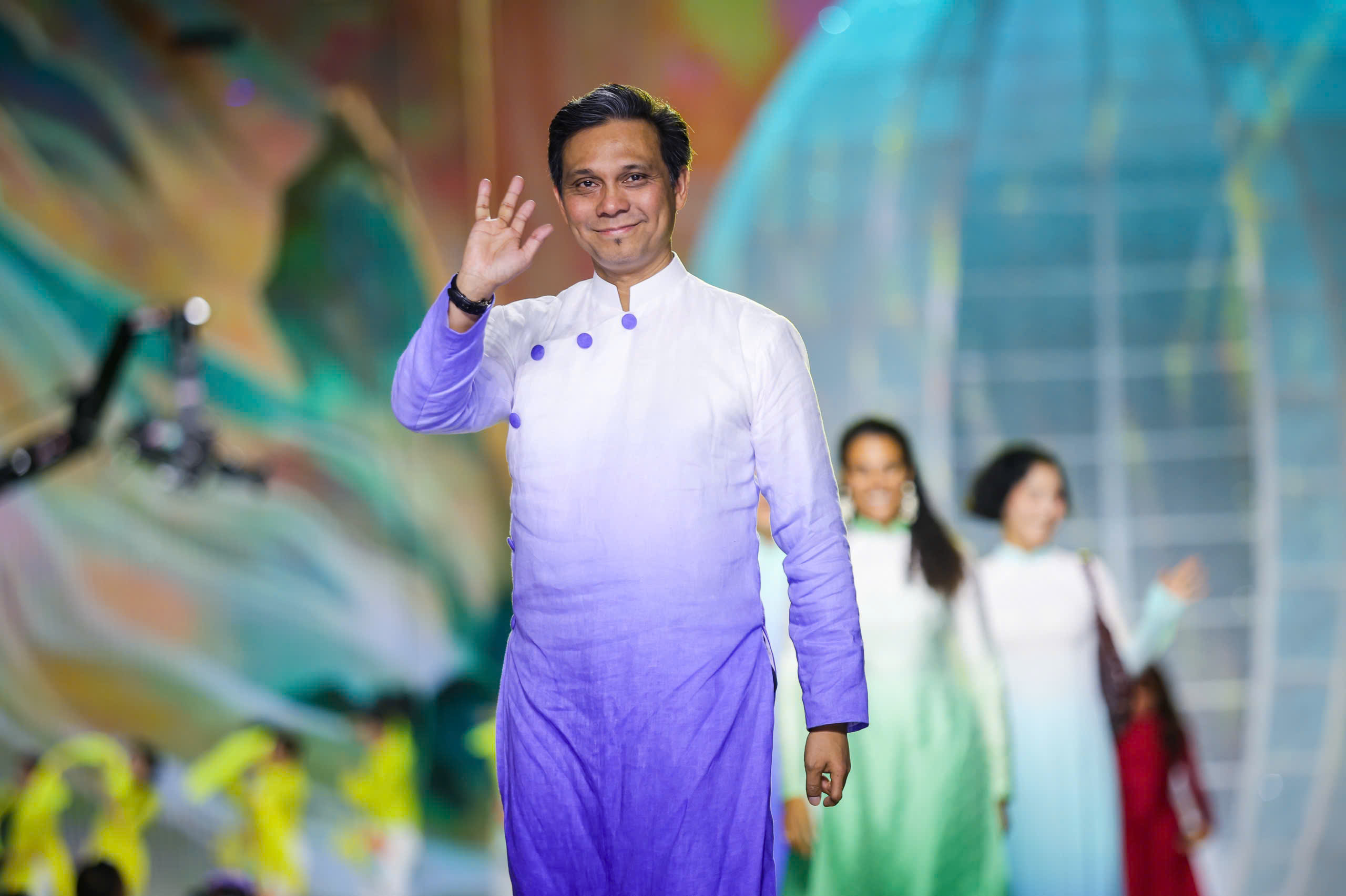 Áo dài truyền cảm hứng cho các tổng lãnh sự tại TP.HCM - Ảnh 5.