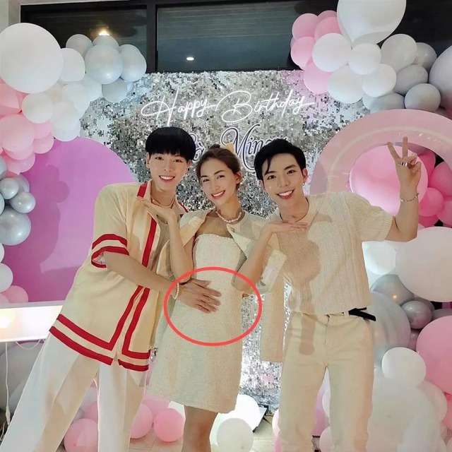 1772866077 714 Hoa Minzy sinh con gai lot tim kiem chuyen gi