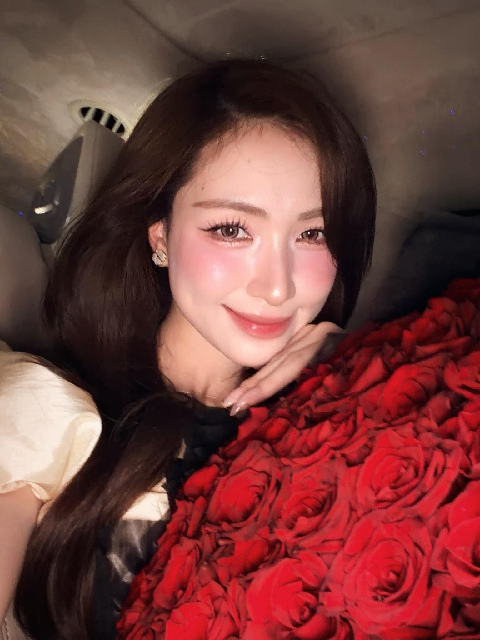 1772866079 624 Hoa Minzy sinh con gai lot tim kiem chuyen gi