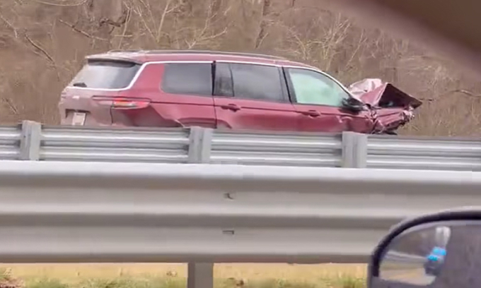 Chiếc SUV của nghi phạm trong cuộc truy đuổi. Ảnh chụp màn hình.