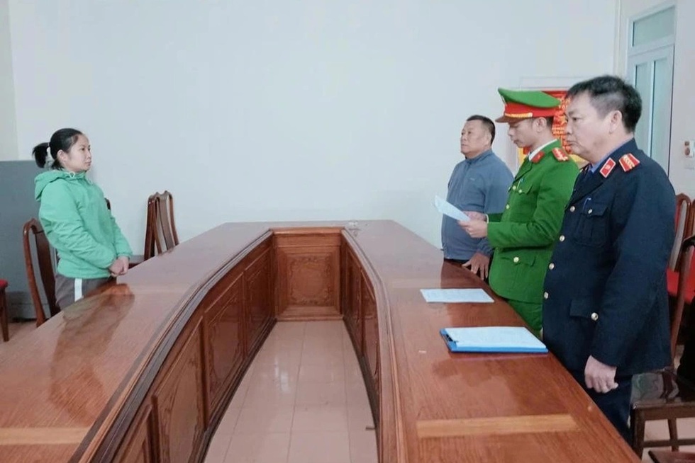 Hà Tĩnh bán gần 30kg vàng: Nghìn lẻ một chiêu chuyển vàng qua biên giới - 4