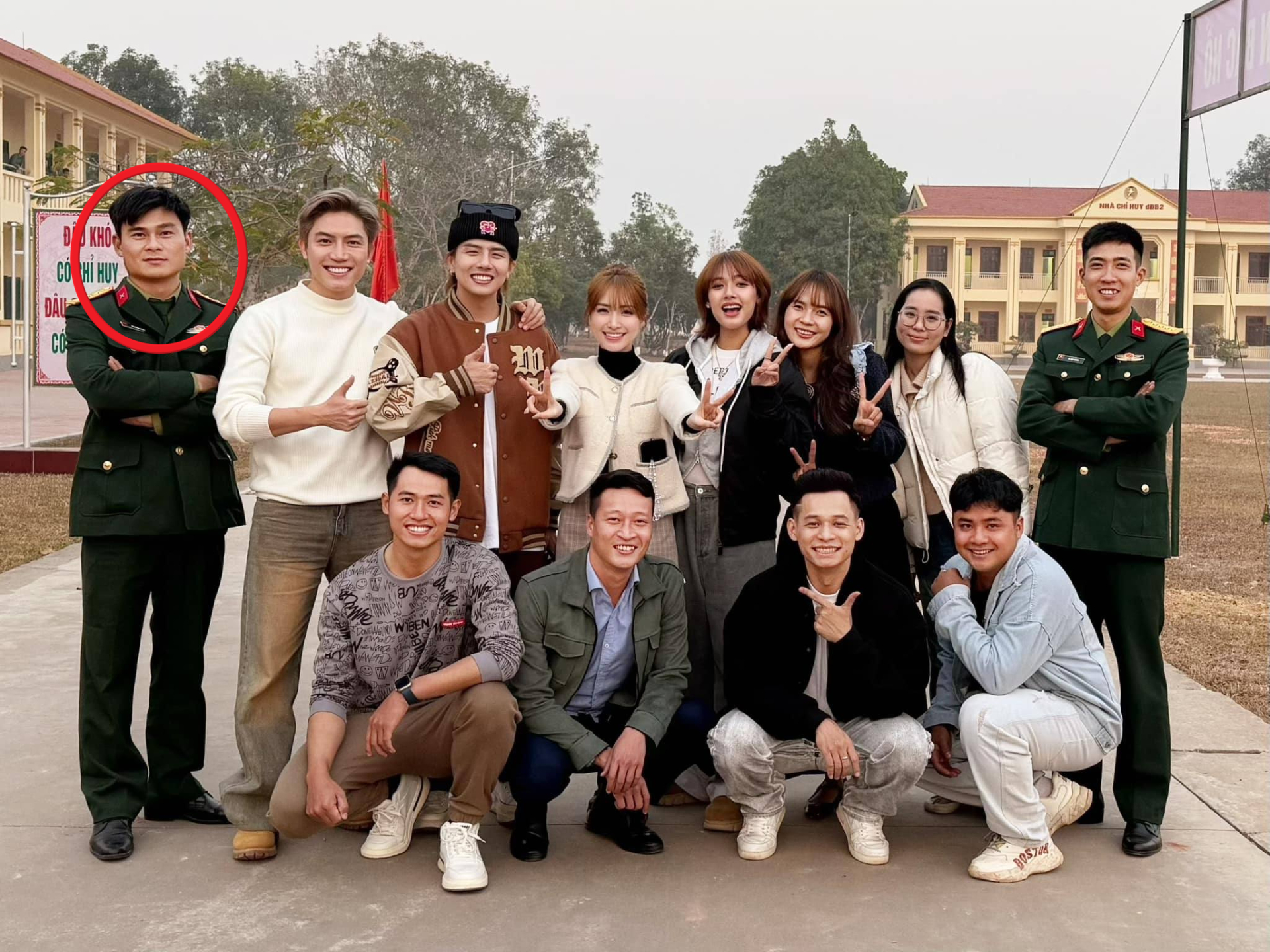 4 năm yêu đương của Đại uý và Hòa Minzy: Nhiều chi tiết trùng hợp khó lý giải, được hỏi cưới trước lúc ông nội qua đời- Ảnh 5.