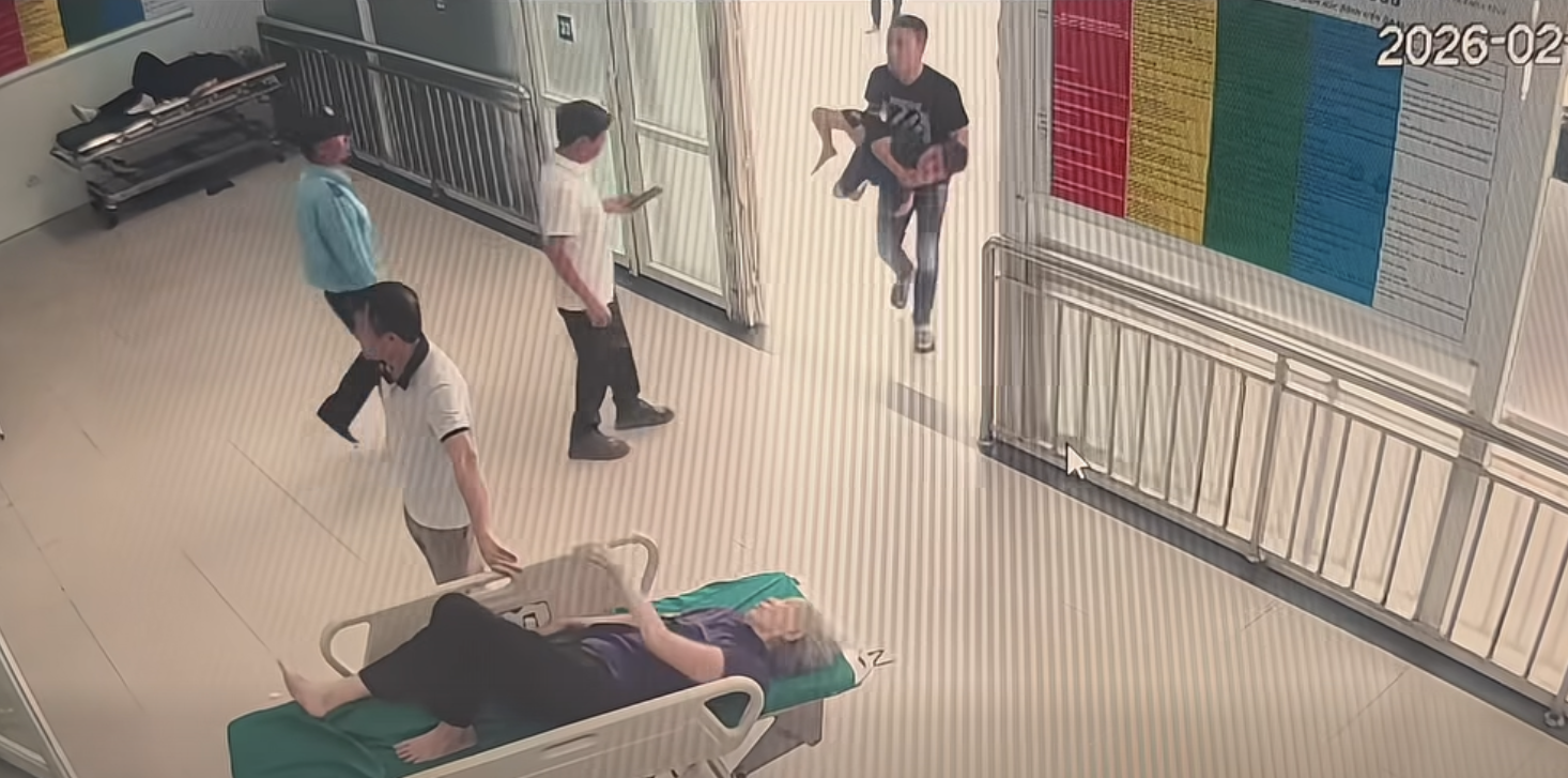 vượt đèn đỏ - Ảnh 2.