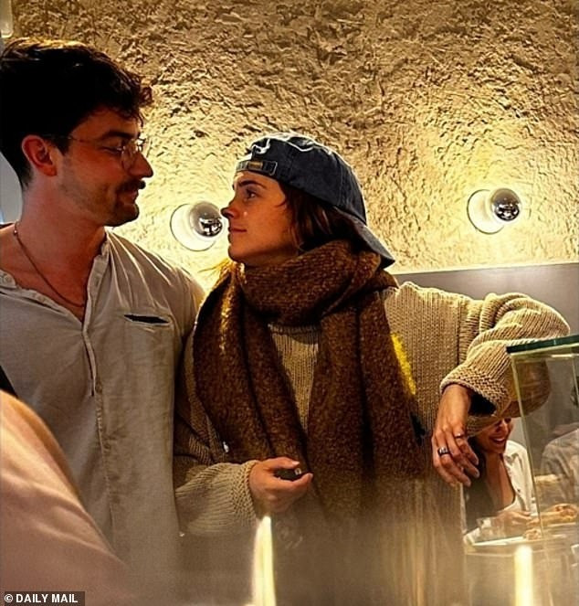 Dàn người yêu thuộc giới siêu giàu của Emma Watson- Ảnh 9.