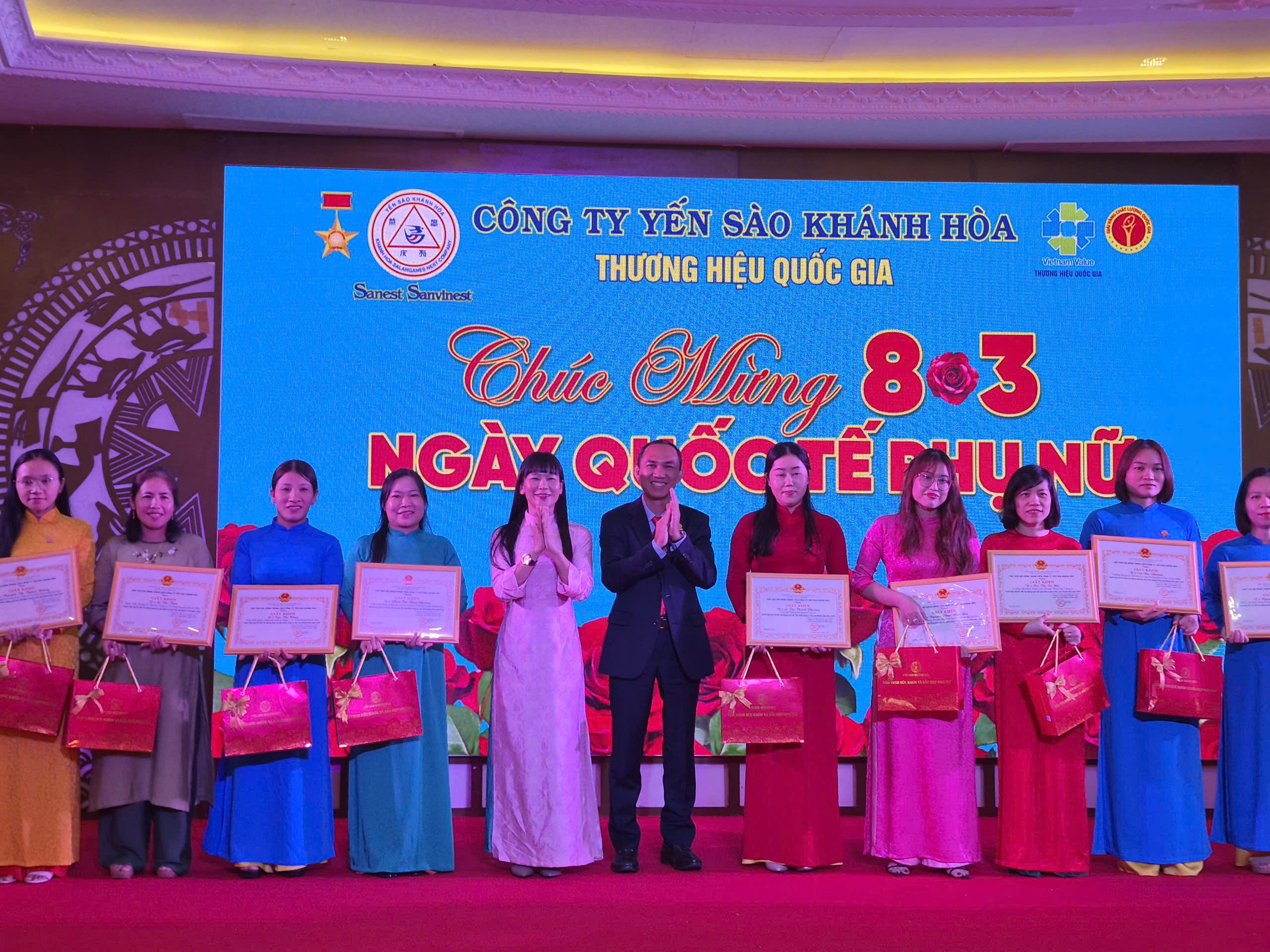 Công ty Yến Sào Khánh Hòa tôn vinh nữ lao động  - Ảnh 2.